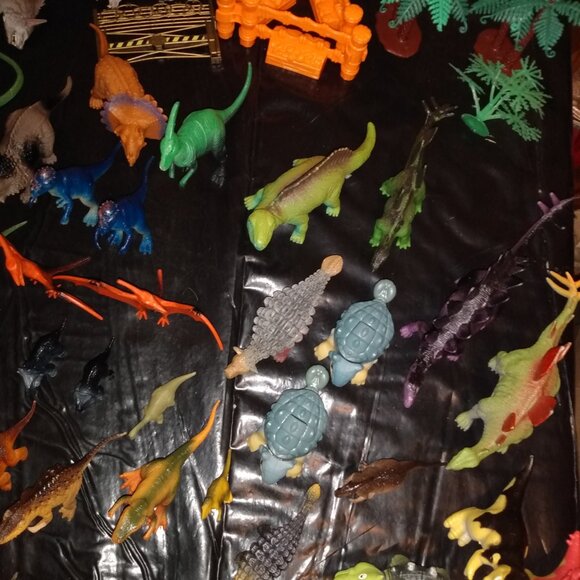 Dinosaur figures 30+  lots all kinds, small, large - Picture 9 of 16